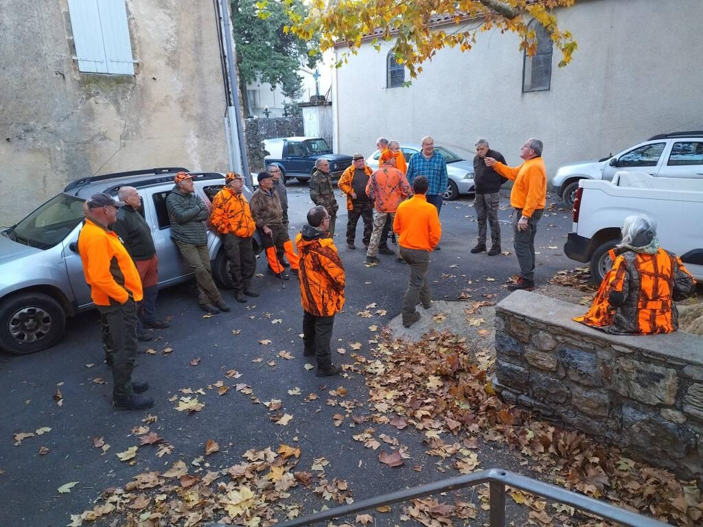 De la dent dure - Voilà l'équipe de Pommiers ...