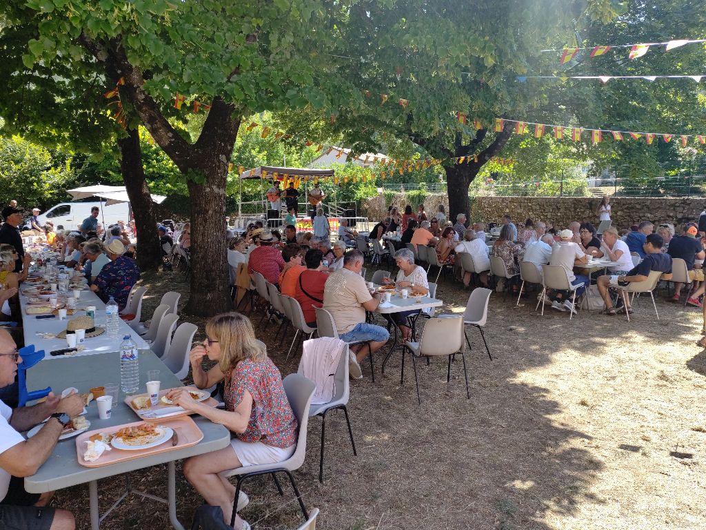 De la dent dure - Fête estivale de village du sud. 